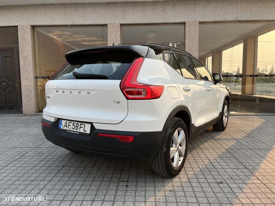 Volvo XC 40 1.5 T2 Momentum Geartronic - 5