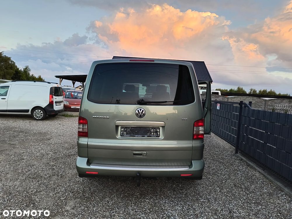 Volkswagen Multivan - 7