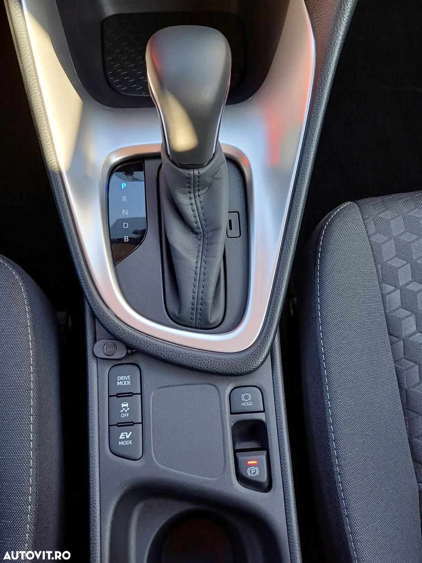 Toyota Yaris 1.5 VVT-i HSD Dynamic - 16