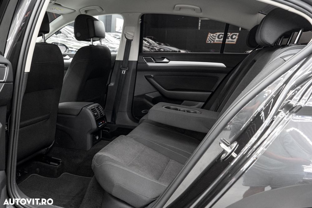 Volkswagen Passat 2.0 TDI DSG Trendline - 20