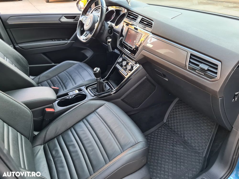 Volkswagen Touran - 14