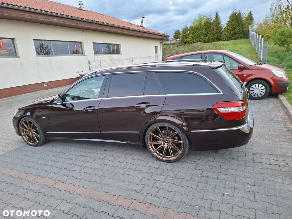 Mercedes-Benz Klasa E 200 CGI BlueEFFICIENCY Automatik - 21