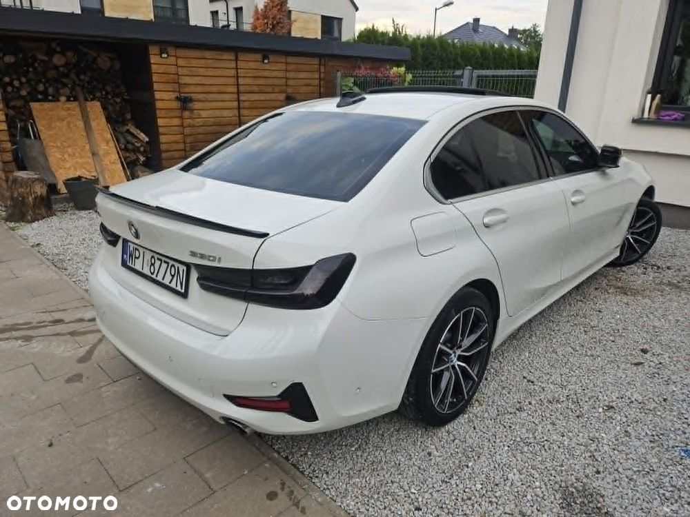 BMW Seria 3 330i Luxury Line sport - 4