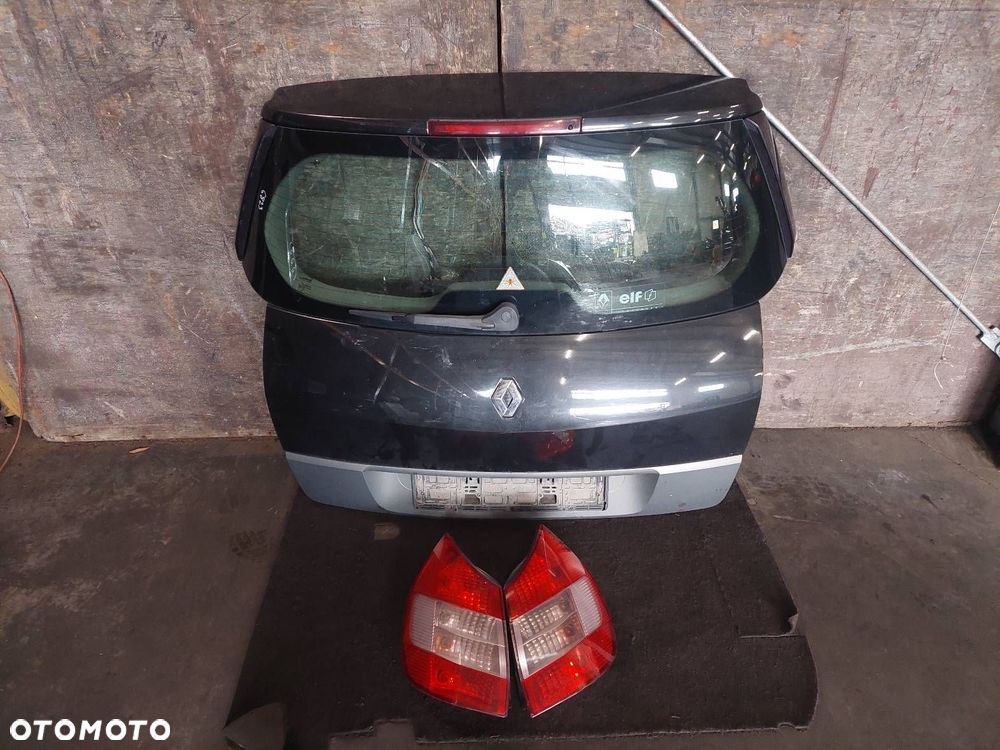 KLAPA BAGAŻNIKA + LAMPY TYŁ RENAULT SCENIC II NV676 - 1
