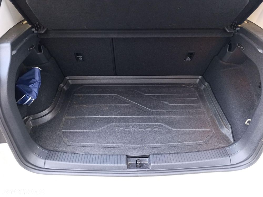 Volkswagen T-Cross - 17