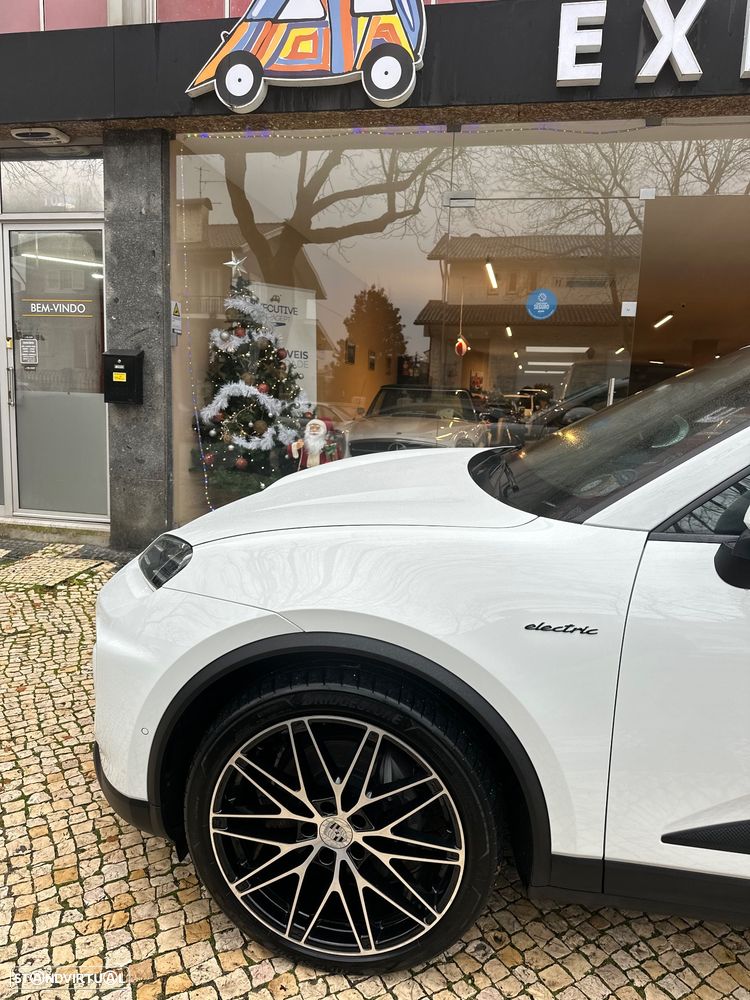 Porsche Macan Electric 4 - 3