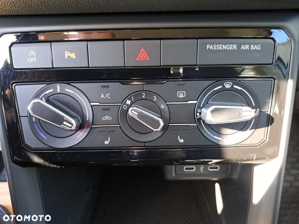 Volkswagen T-Cross - 18