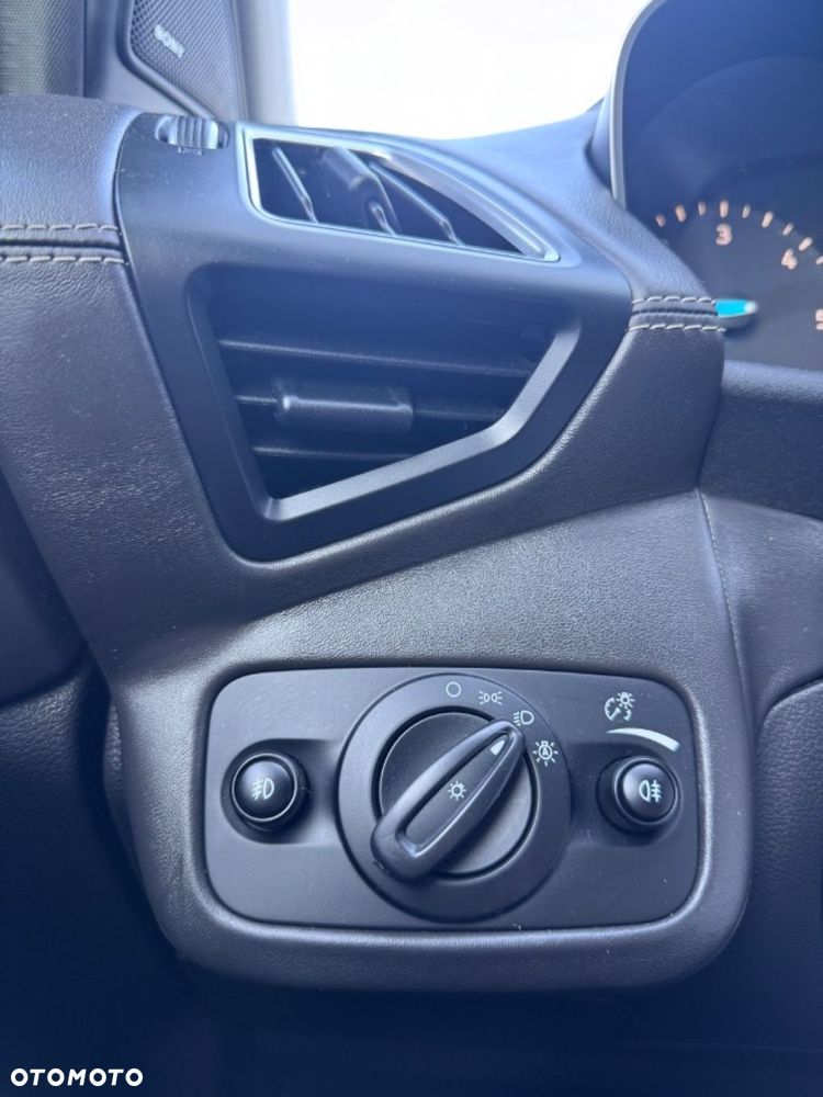 Ford Kuga - 23