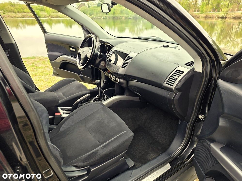 Mitsubishi Outlander 2.4 Intense - 20