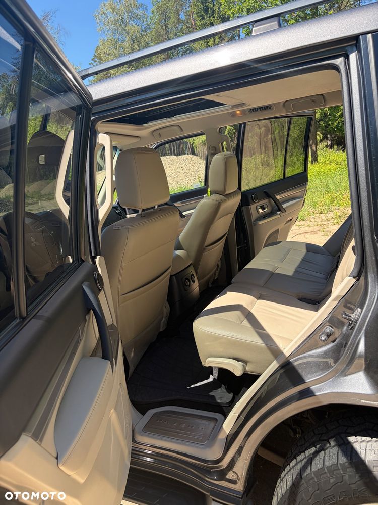 Mitsubishi Pajero - 17