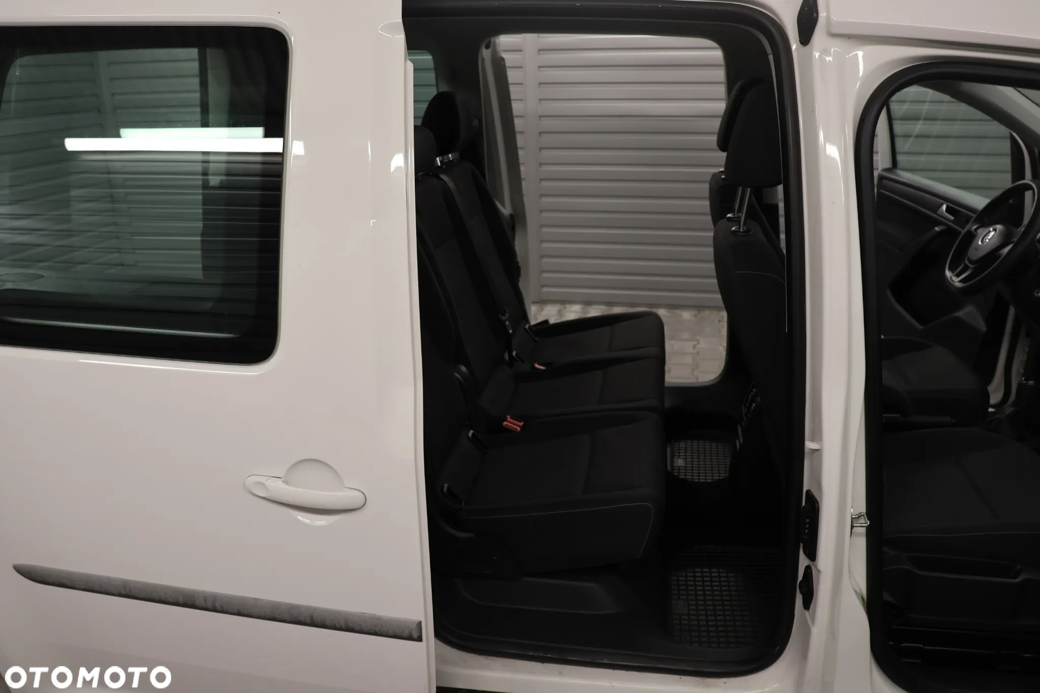 Volkswagen Caddy 2.0 TDI Comfortline - 12