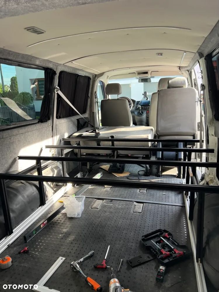 Volkswagen Transporter/Caravelle - 28
