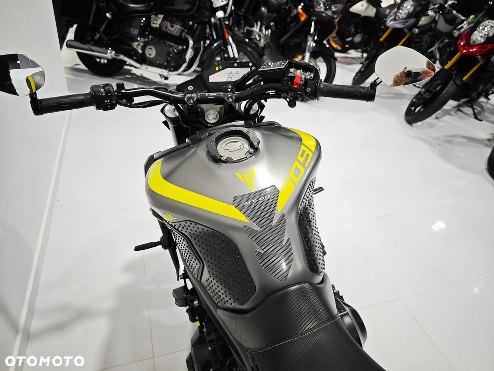 Yamaha MT - 11