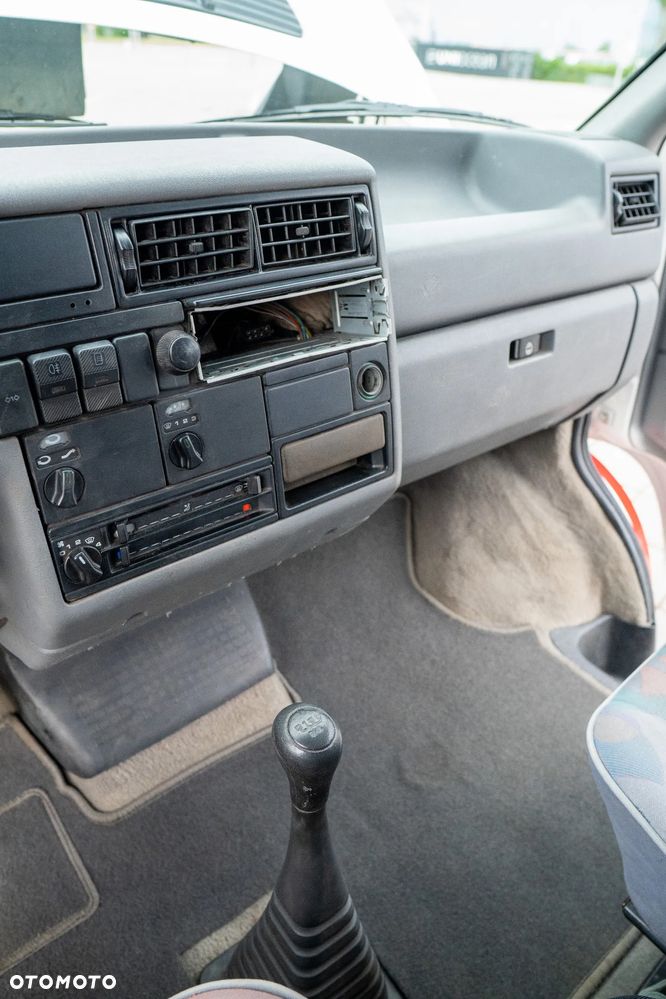 Volkswagen Multivan - 15