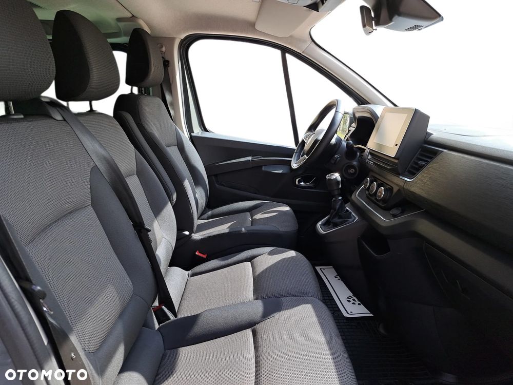 Renault Trafic 9 Miejsc - 15
