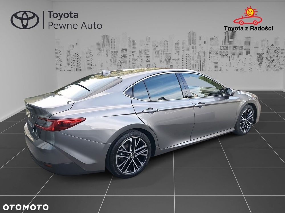 Toyota Camry - 3