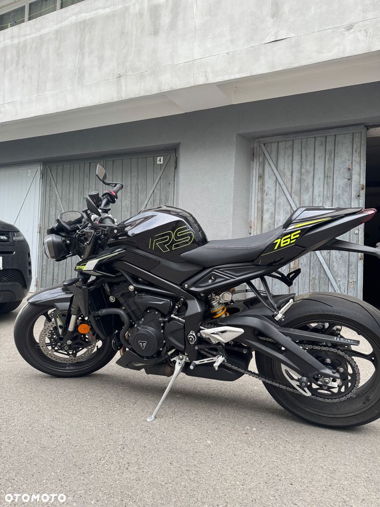 Triumph Street Triple - 1