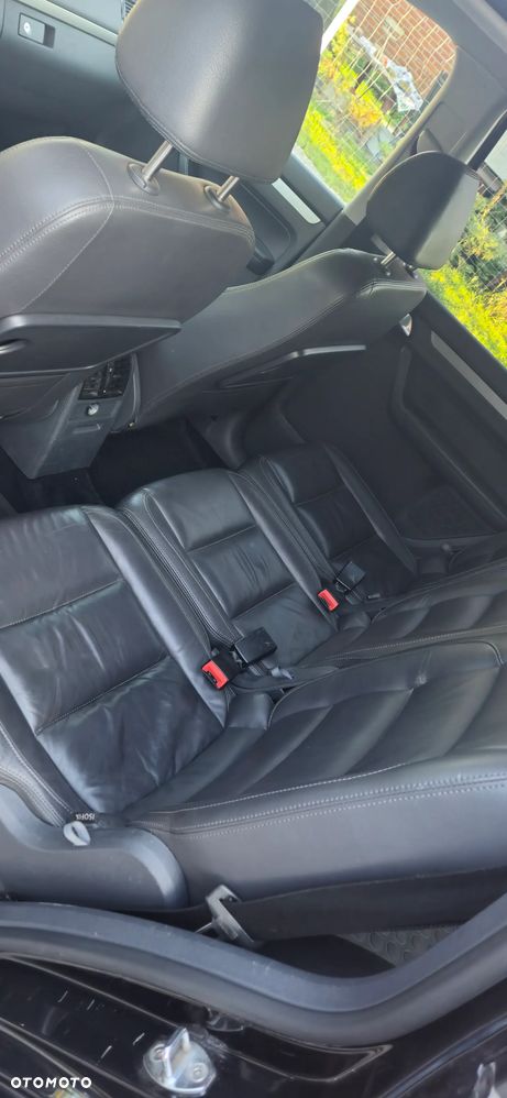 Volkswagen Touran - 9