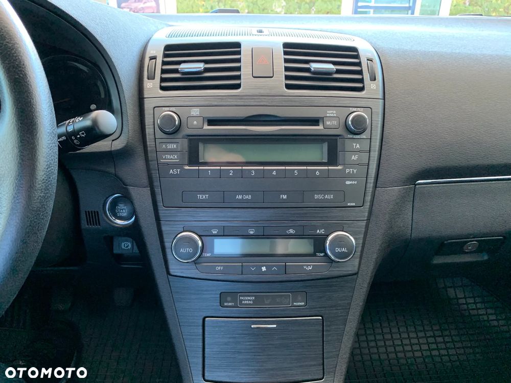 Toyota Avensis - 14