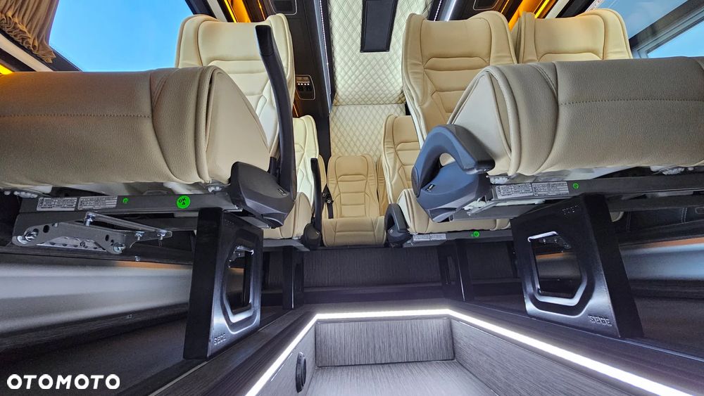 Mercedes-Benz Sprinter 519 - 23