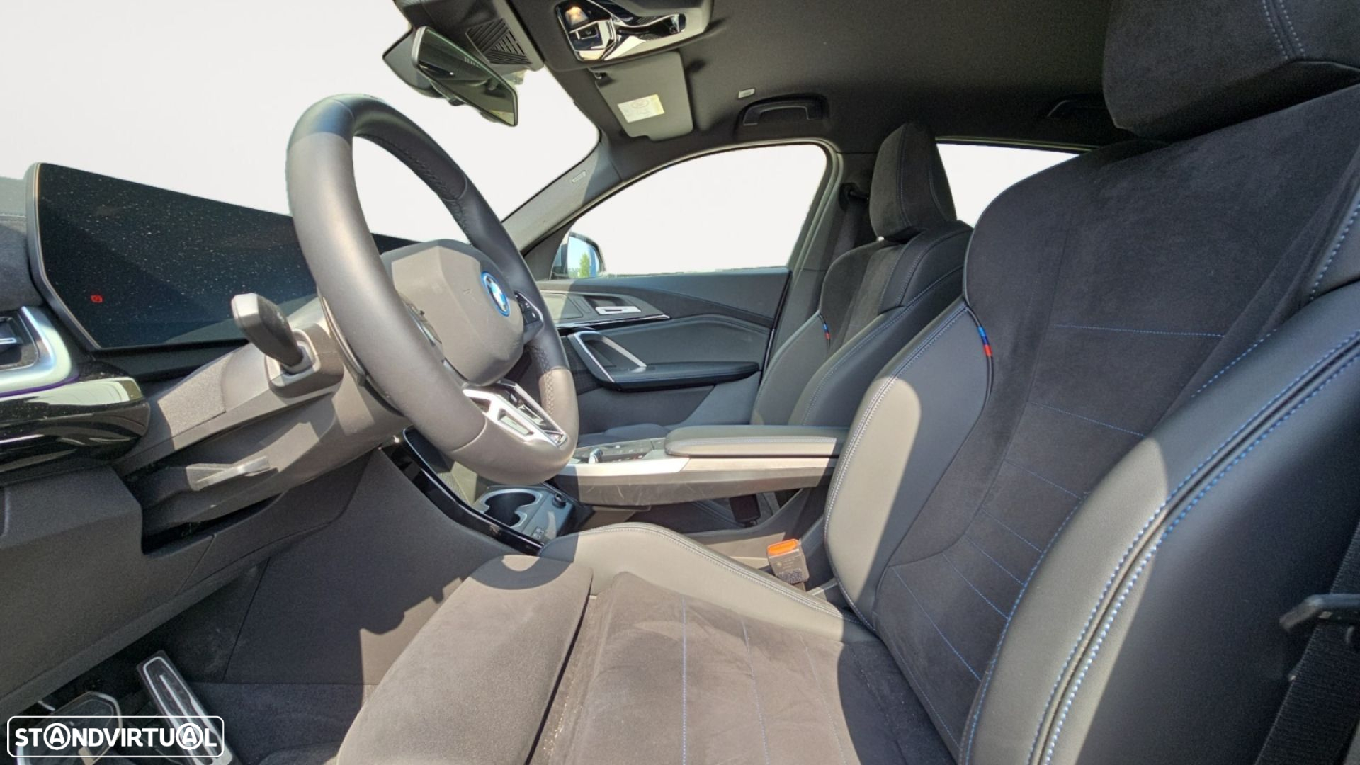 BMW iX2 eDrive20 Pack Desportivo M - 10