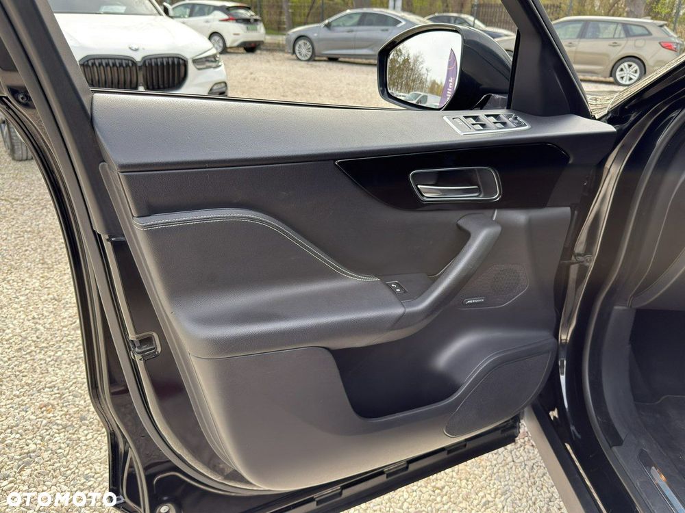 Jaguar F-Pace 2.0 i4D AWD R-Sport - 16