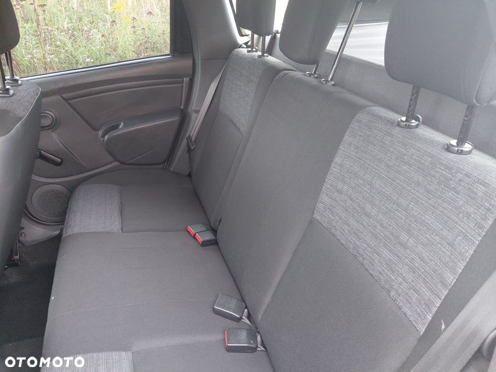Dacia Duster 1.6 16V 105 4x2 Prestige - 9