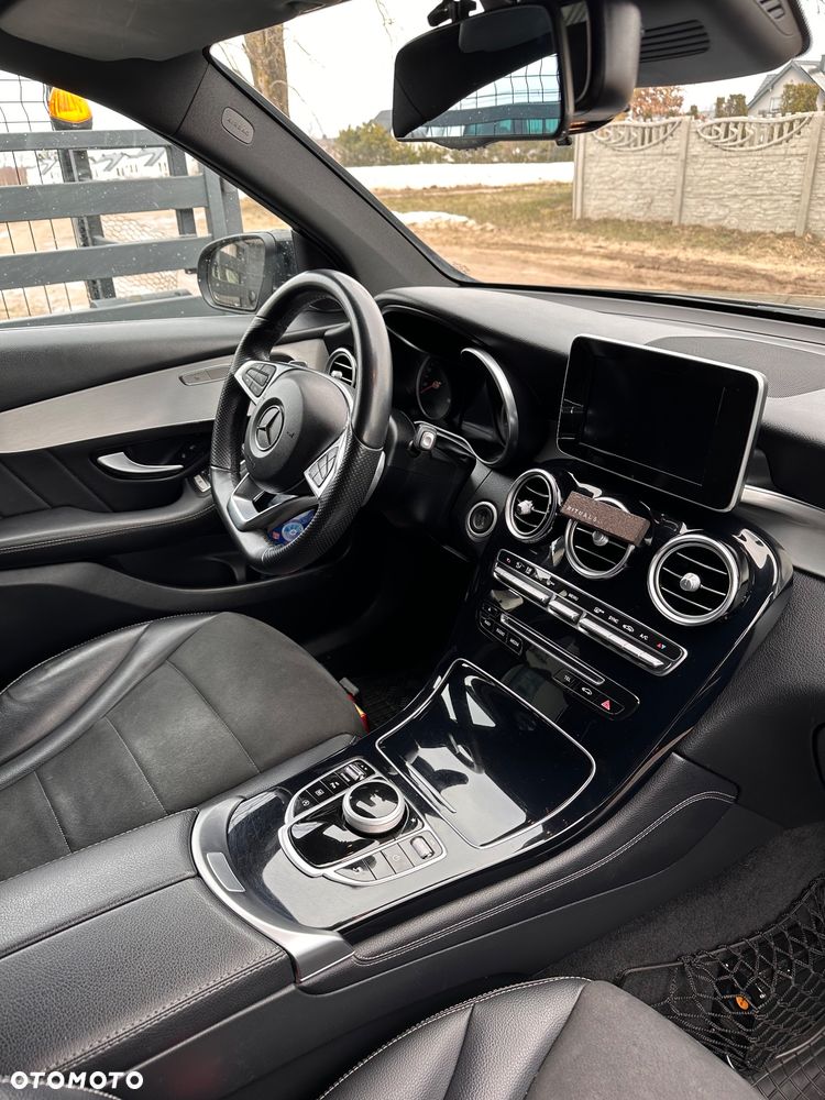 Mercedes-Benz GLC - 12
