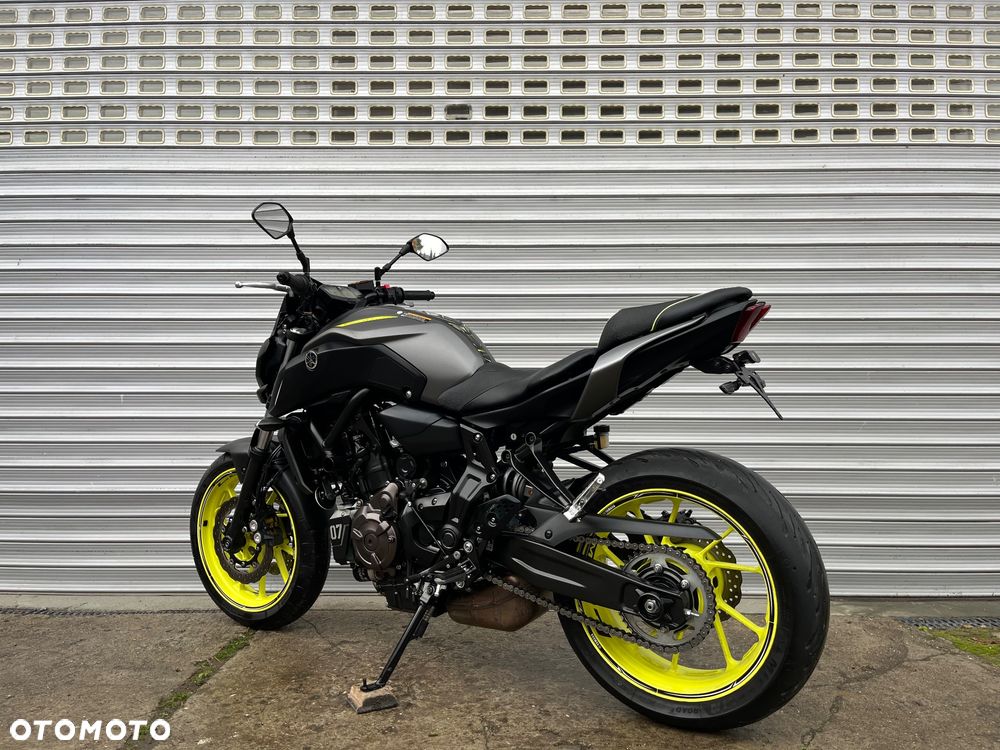 Yamaha MT - 8