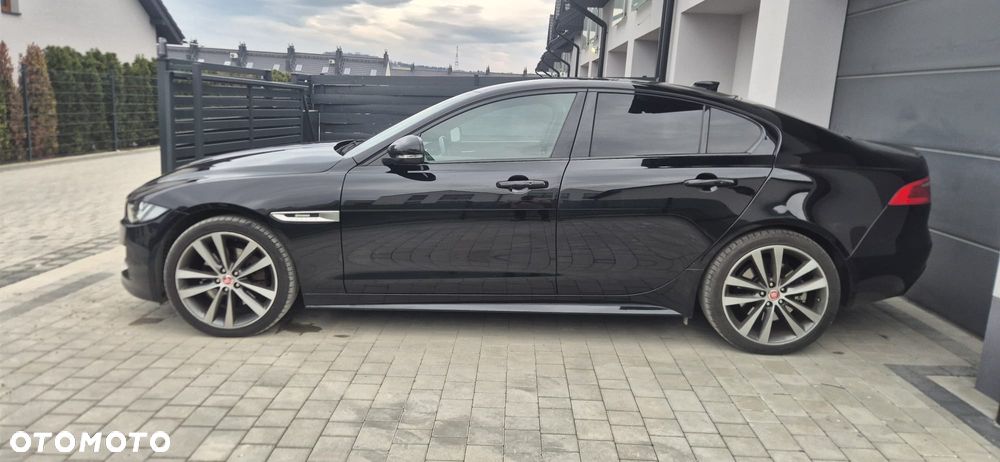 Jaguar XE 20d AWD R-Sport - 5
