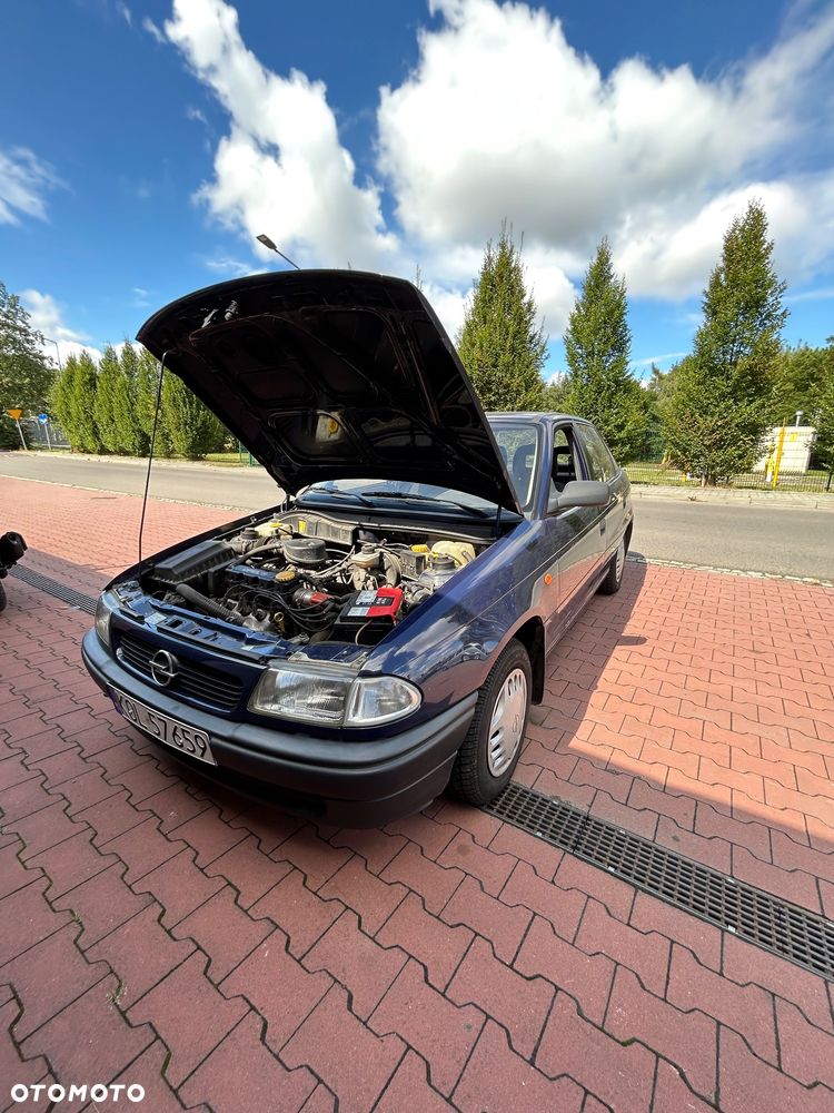 Opel Astra 1.4 GL - 8