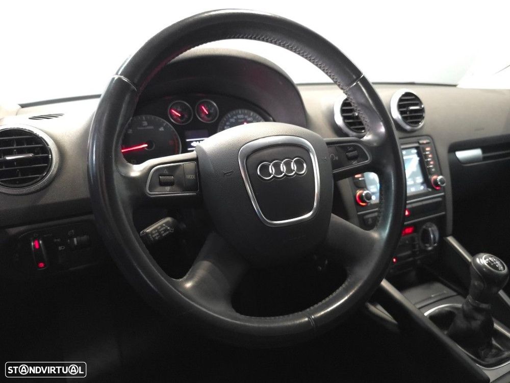 Audi A3 Sportback 1.6 TDI Attraction - 27