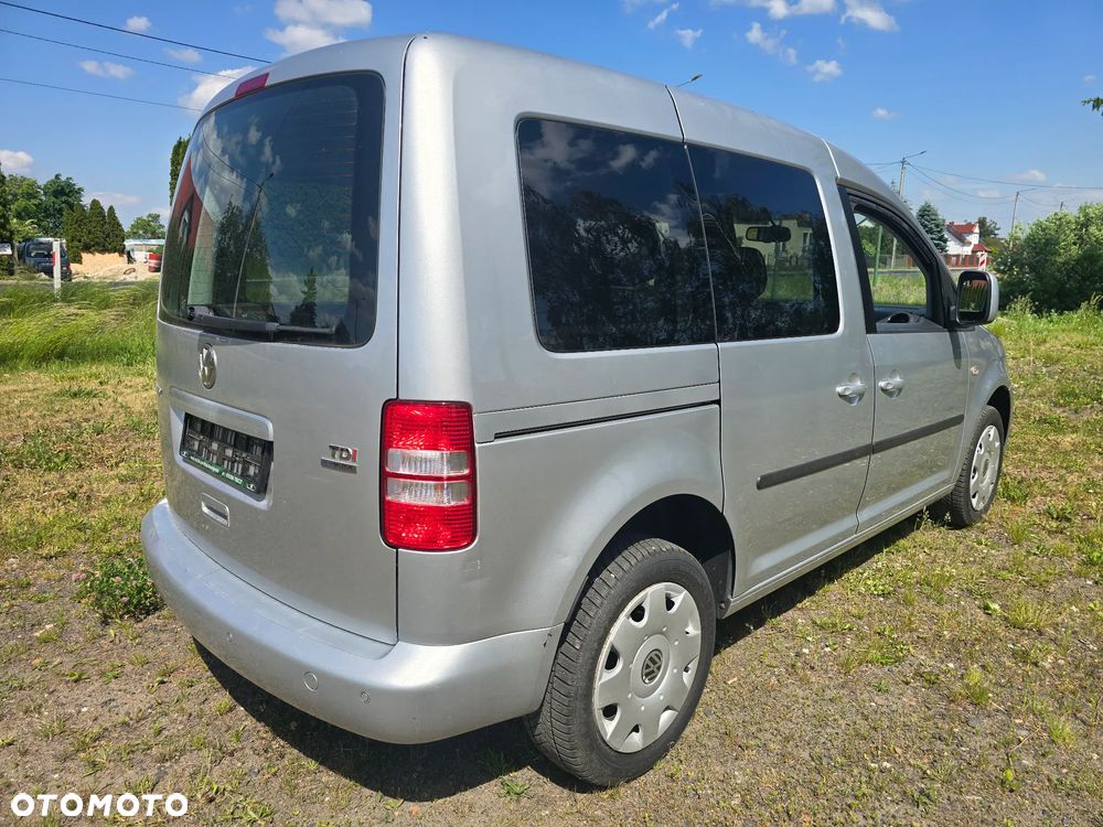 Volkswagen Caddy Trendline DSG - 19