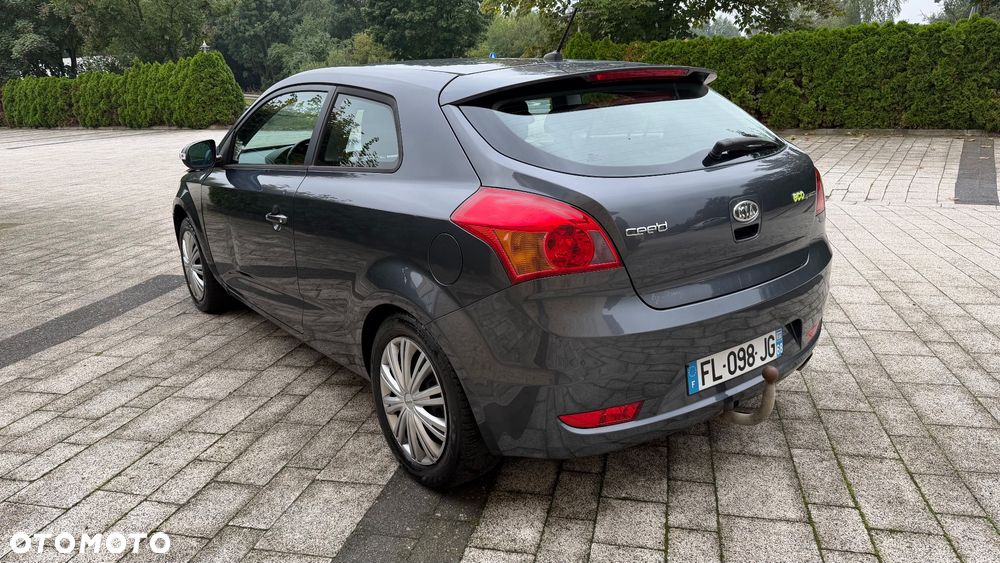 Kia Ceed 1.6 CRDi 90 Spirit - 4