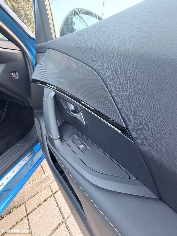 Peugeot 2008 1.2 PureTech GT Line EAT8 - 24