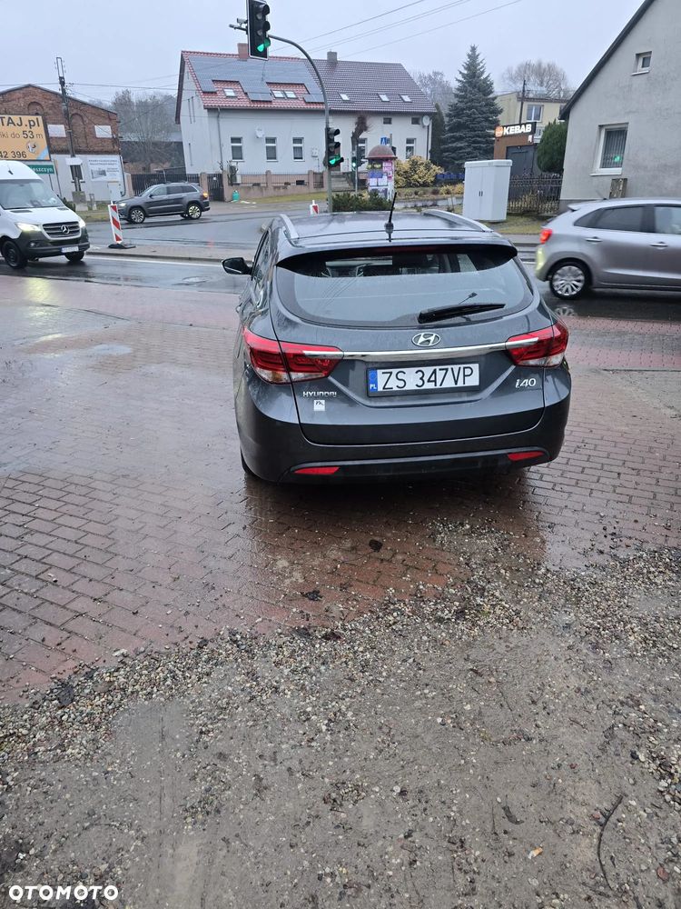 Hyundai i40 Kombi blue 1.6 Trend - 15