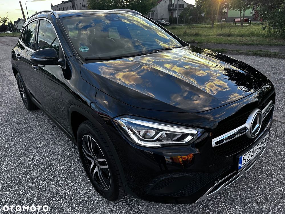 Mercedes-Benz GLA 200 d 8G-DCT - 4