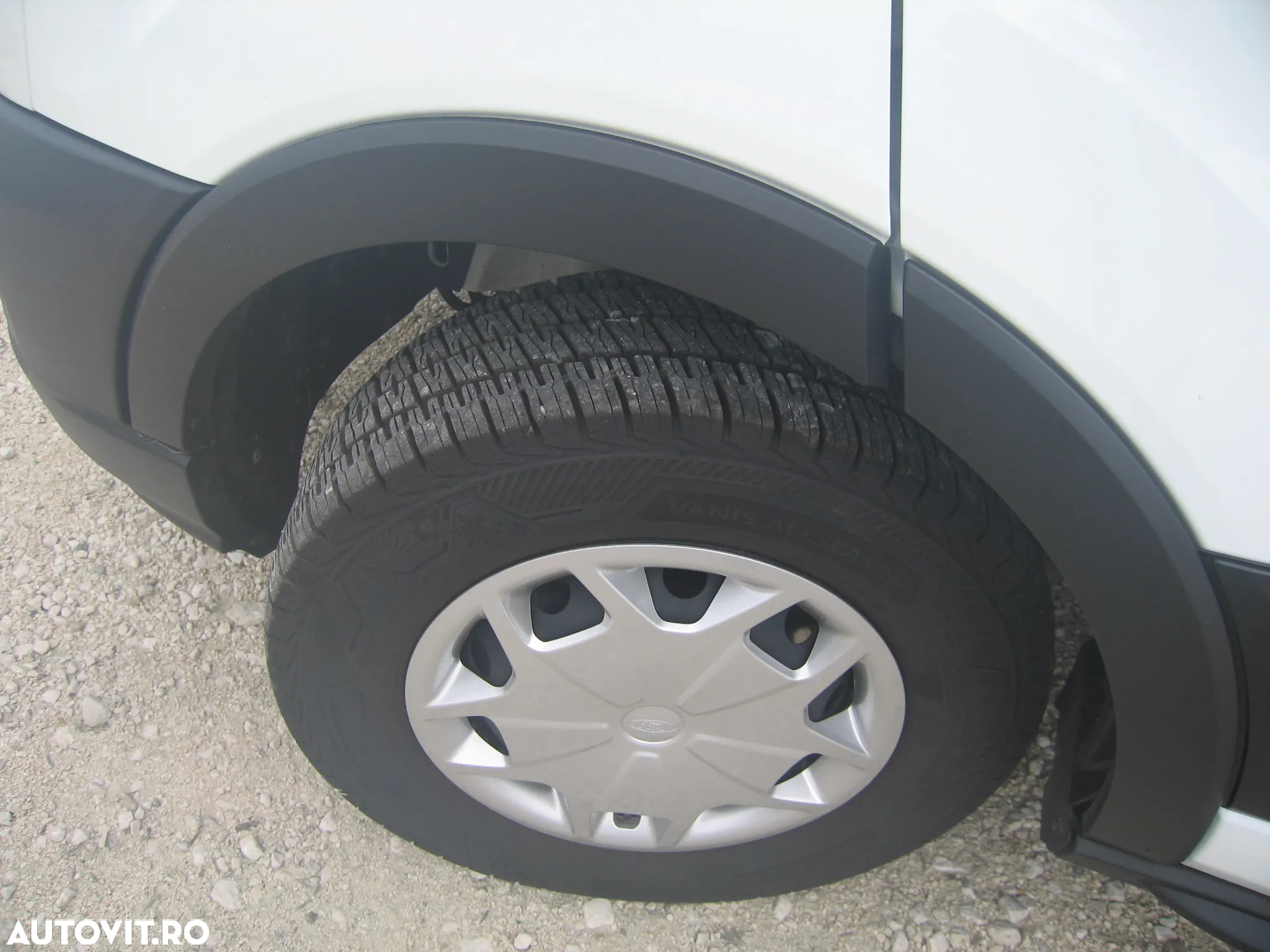 Ford TRANSIT 3 LOC. PLATFORMA cu PRELATA , AC. - 18