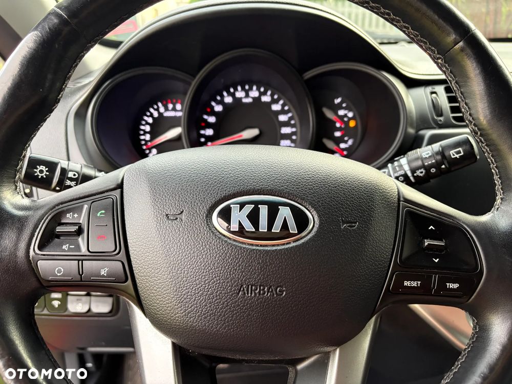Kia Rio - 12