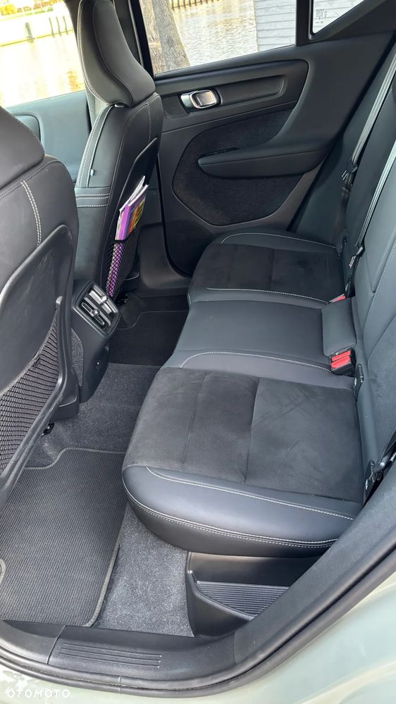 Volvo XC 40 B3 Plus Dark - 13