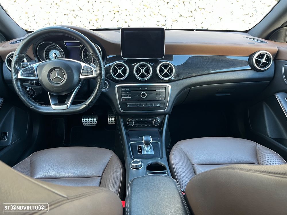 Mercedes-Benz CLA 45 AMG 4Matic 7G-DCT Orange Art Edition - 4