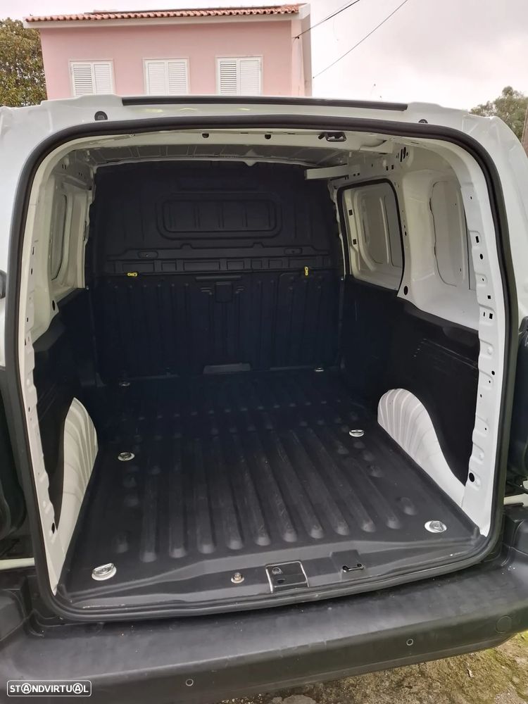 Peugeot Partener  1.5 Blue HDI Pro Standard 3 lugares - 27