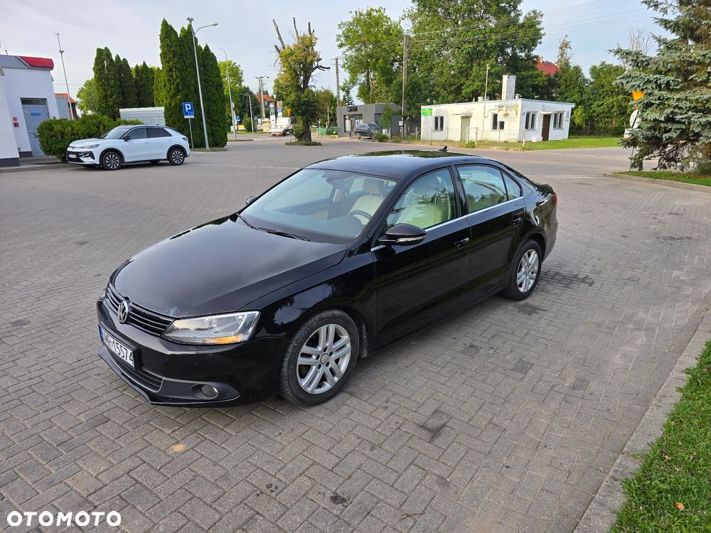 Volkswagen Jetta 2.0 TDI Highline DSG - 1