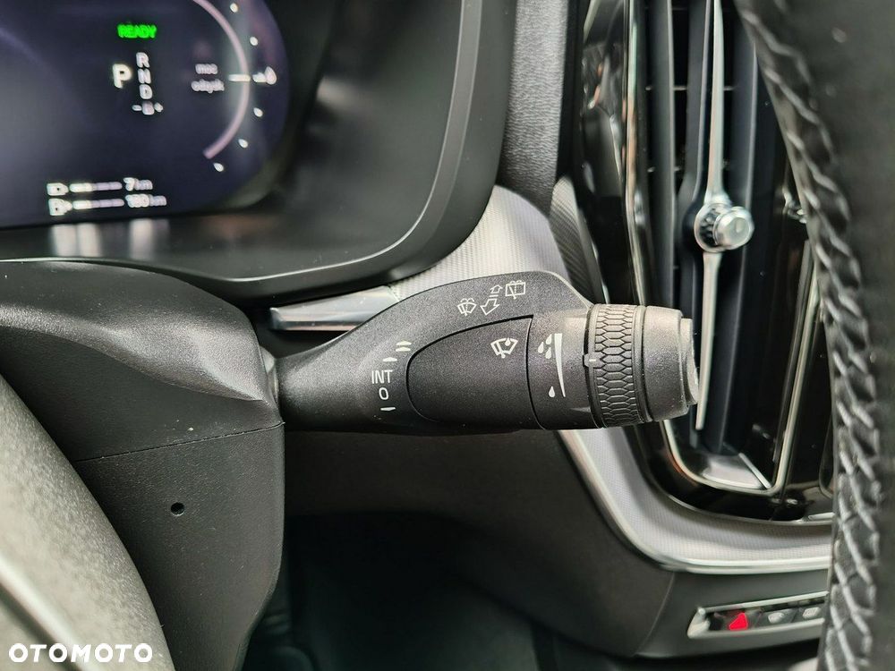 Volvo XC 60 T6 AWD Plug-In Hybrid R-Design - 30