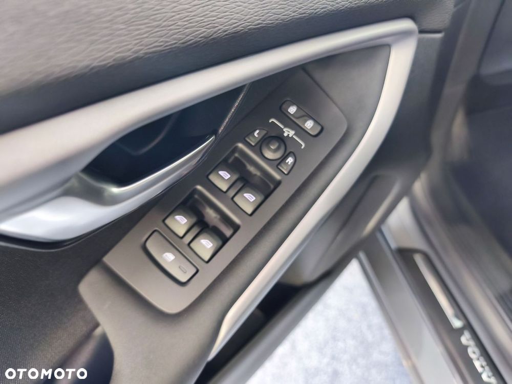 Volvo V40 D2 Drive-E SCR Momentum - 10