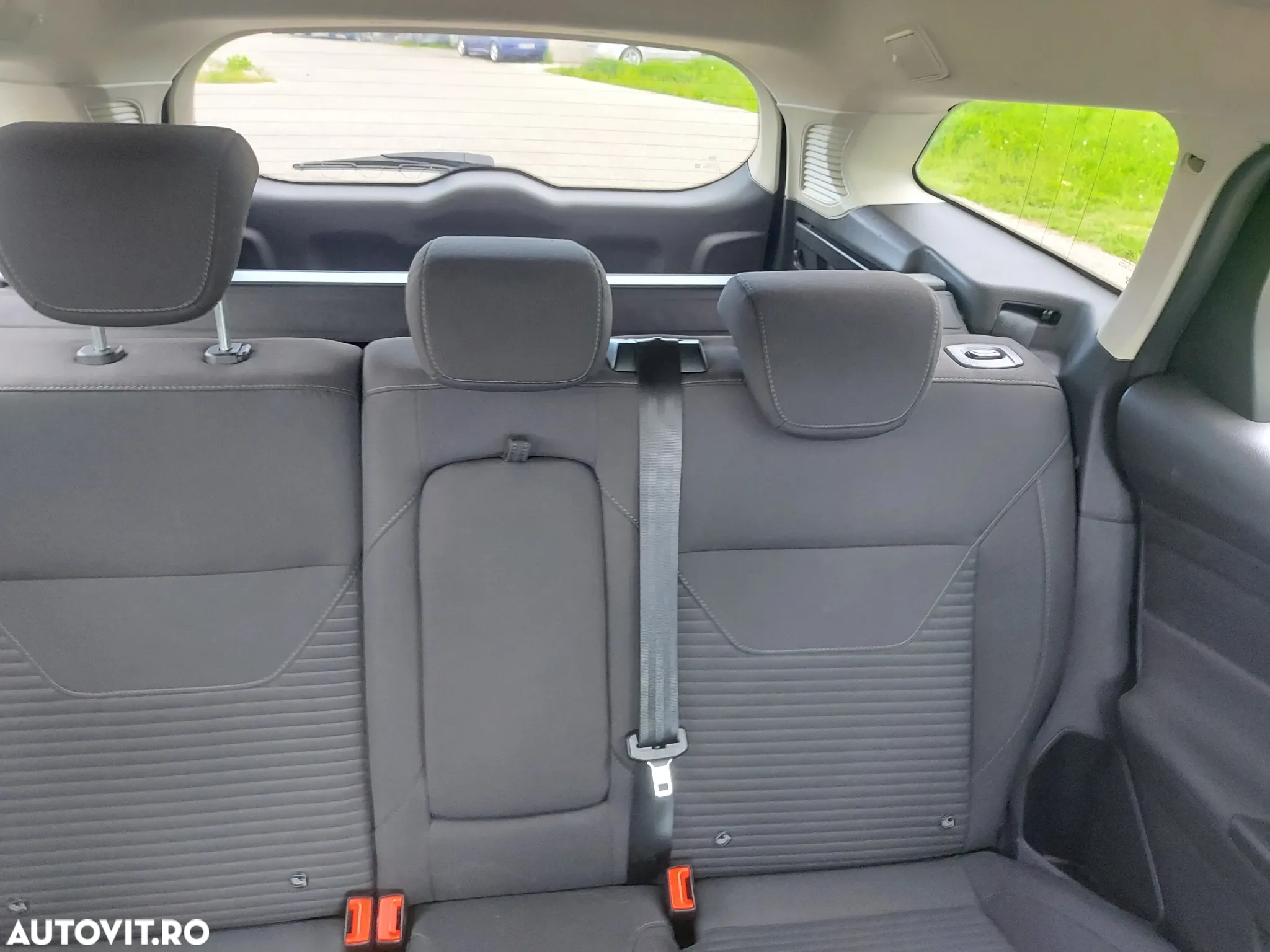 Ford Focus 1.5 EcoBlue Start-Stopp-System TITANIUM - 32