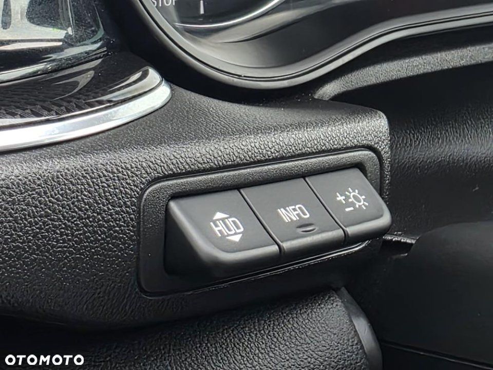 Opel Insignia - 21