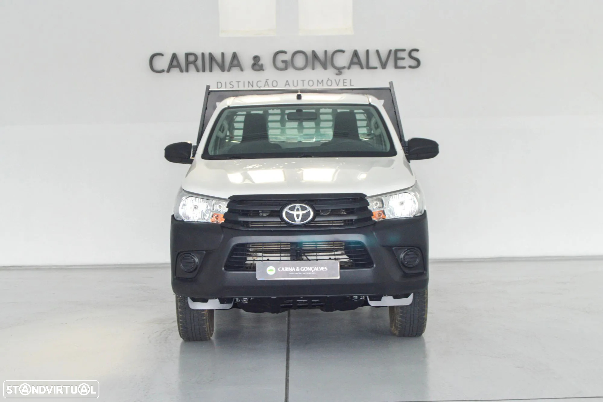 Toyota Hilux 2.4 D-4D 4X4 Cabine Simples 2L - 2