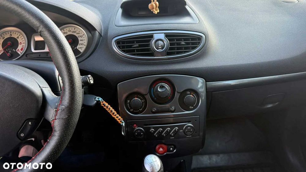 Renault Clio - 7