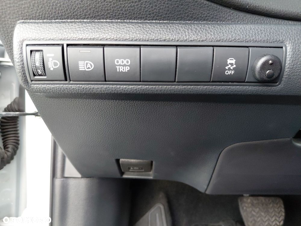 Toyota Corolla 1.8 Hybrid Comfort - 21